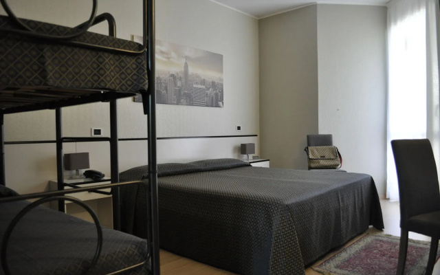 Hotel Est