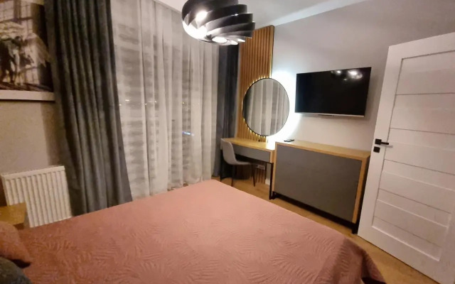 Apartament Plaza Tower Deluxe -Zagnańska (Garaż, Targi)