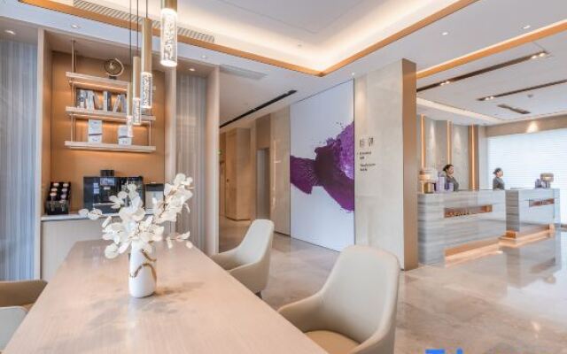 Lavande Hotel (Penglaige Haishuiyuchang Pengzhang Kegang)