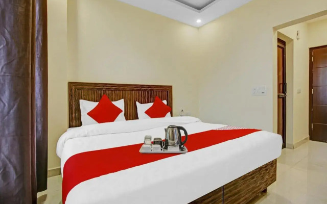 OYO Flagship 70251 Hotel Starwood