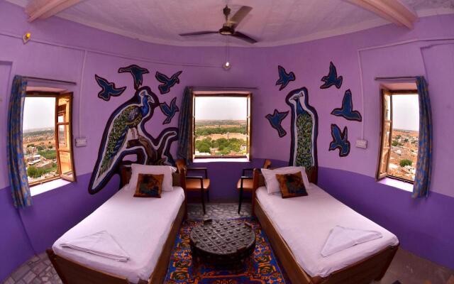 Deepak Hotel & Restaurant