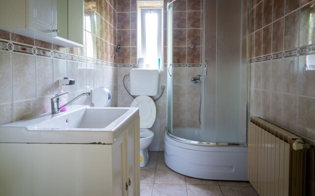 Holiday Home Pozitiva