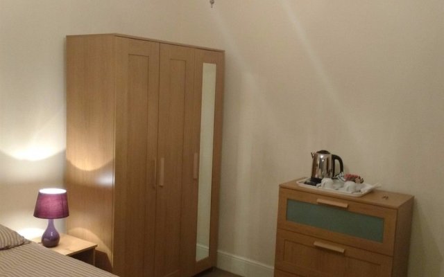 Acton Lodge Guest House £45 Best prices in London