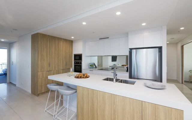 Sky Broadwater Apartments