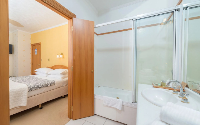 Hamurana Lodge Boutique Hotel