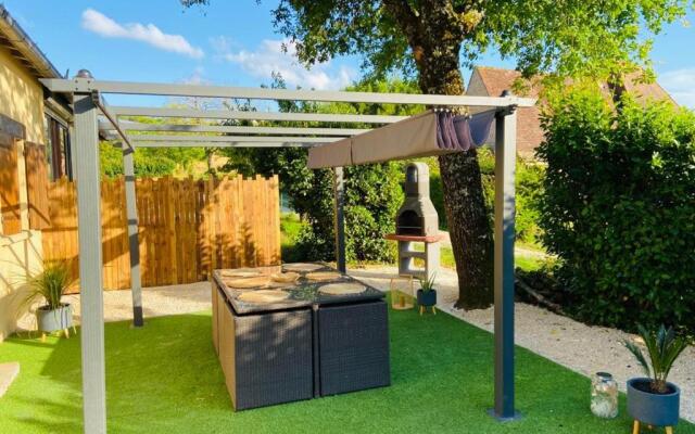 Proche SARLAT le gîte de FANOVA