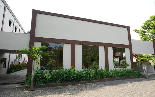 OYO 903 Kampoeng Kita Hotel