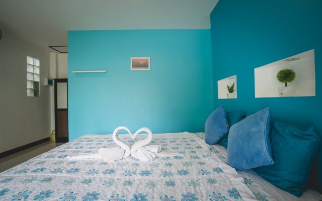 Tharadol Beach Resort