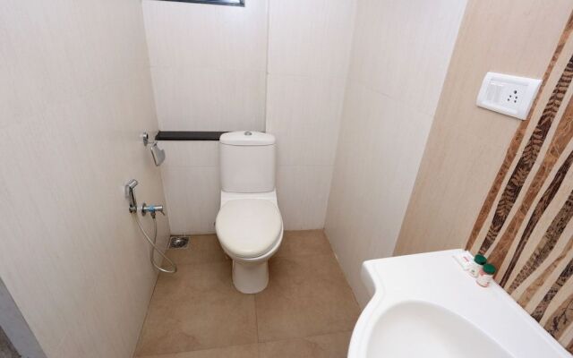 OYO 28424 Coastal Residency