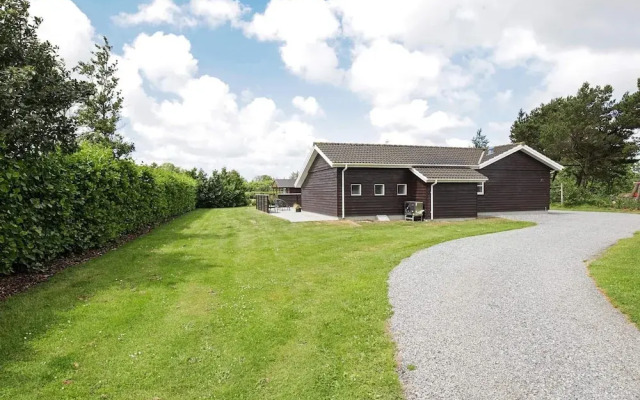 8 Person Holiday Home in Blavand