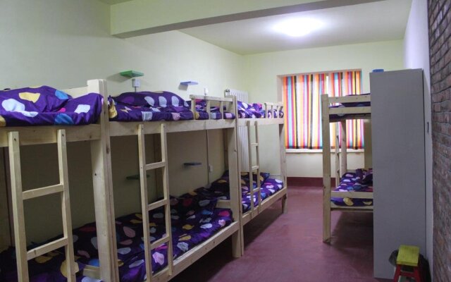 Huakai Shijian Youth Hostel