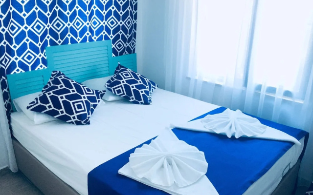 Lacivert Otel Akyaka
