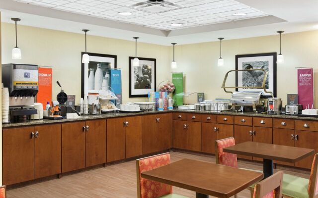 Hampton Inn Columbus-North