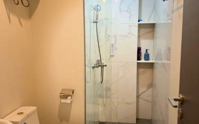 VANILLA One Residence Apartment By Reccoma