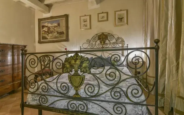 Epoque Halldis Apartment