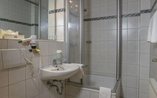 Hotel Restaurant Lã¼Denbach