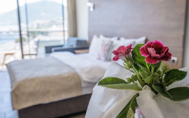 Aurasia Beach Hotel