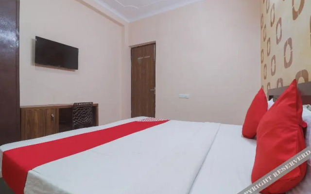 OYO 81499 Second Home Residency