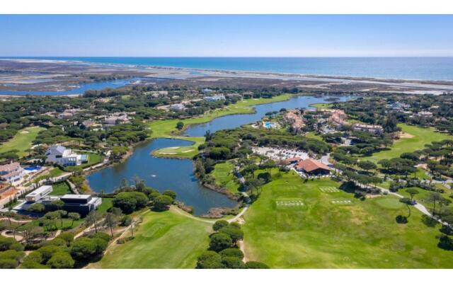 Grey Heron Apartment