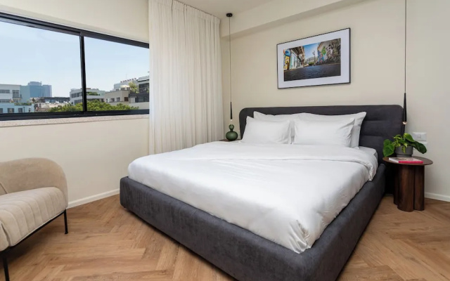 De Sheinkin Suites