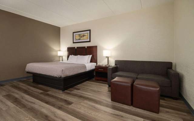 Quality Inn & Suites Lexington South
