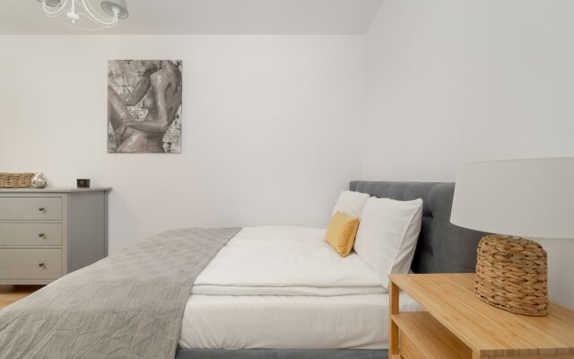 Apartment by Park in Wroclaw by Renters