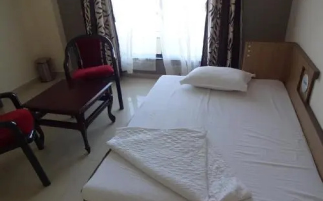Royal Riviera Hotel & Resort