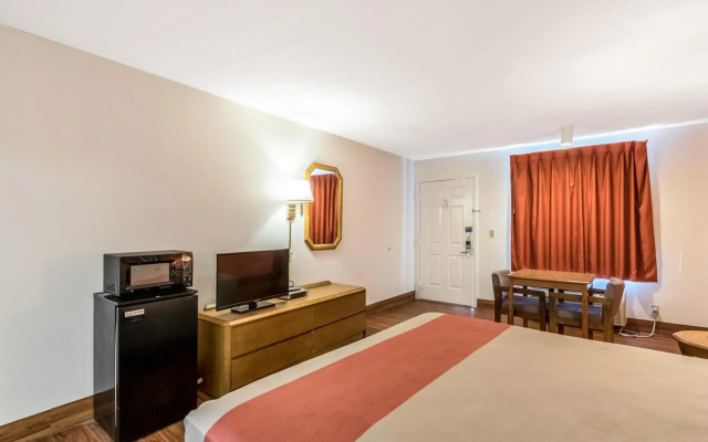 Motel 6 Pooler, GA - Savannah Airport
