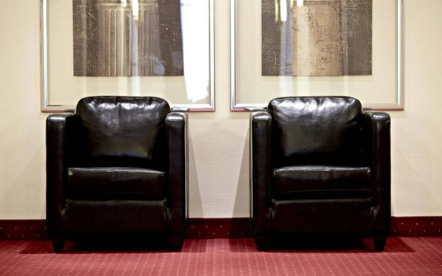 Metropolitan Hotel by Flemings