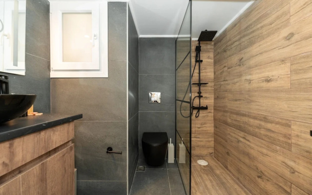 Contemporary Chic Apartment in Athens