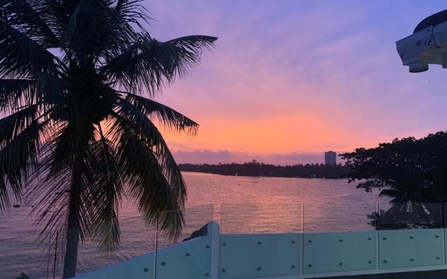 BLUSALZ MANOR Waters Edge Kochi