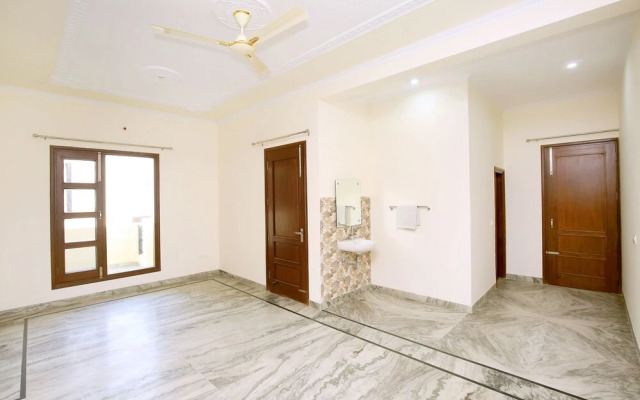 OYO 38009 The Sai Villa