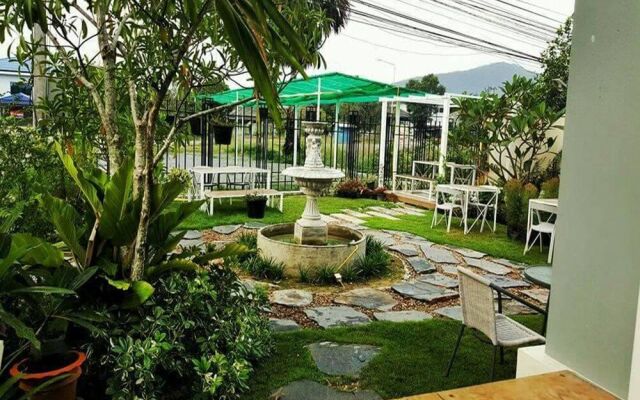 La'moon Resort