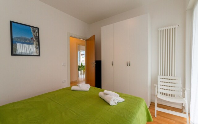 Torbole Relax, Pool & Balcony Apartment 2