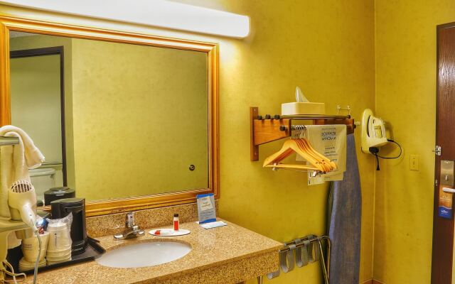 Baymont by Wyndham Grand Rapids N/Walker