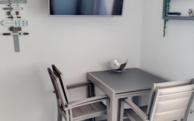 Appartement Bormes-les-Mimosas, 1 pièce, 2 personnes - FR-1-610-63