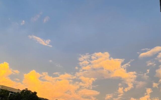 Chengjiang Haiyan Hotel