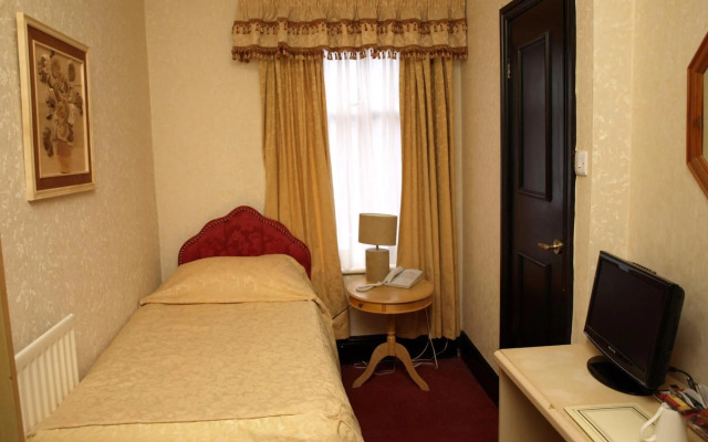 Clifton Park Hotel - Exclusive to Adults