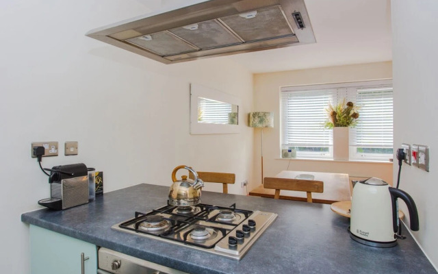 Warm 1 Bedroom Apartment with Balcony