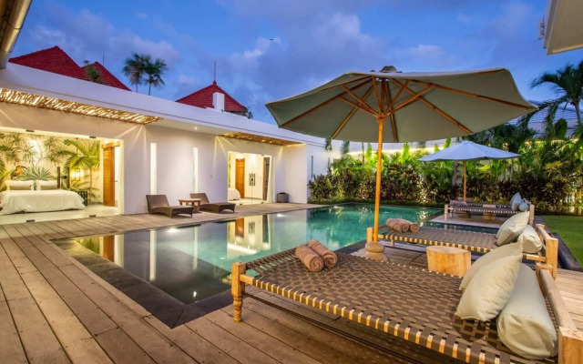 Fabulous Private Villa 4 BR Canggu w staff