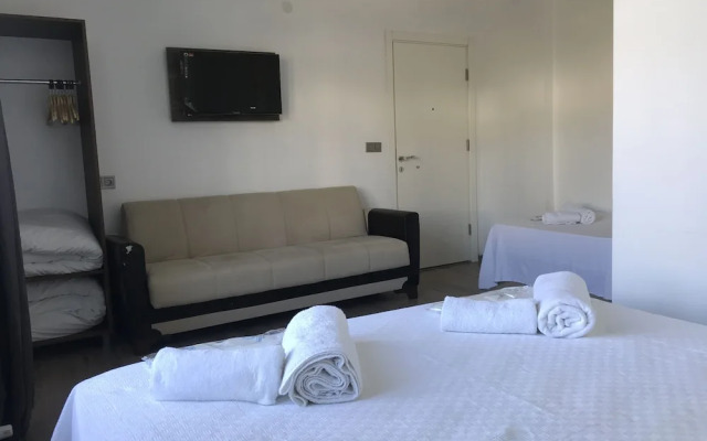 Parli Hotel