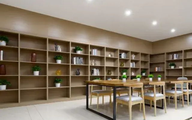 Yizheng Shengting Hotel