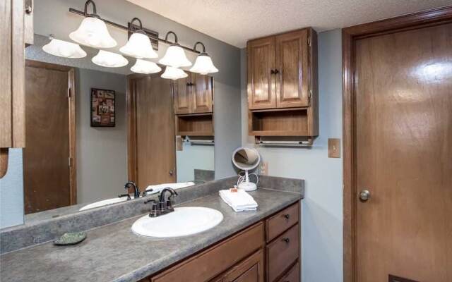 Natures Outlook - Three Bedroom Cabin