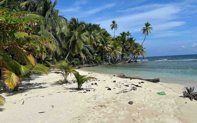 San Blas Private Over-the-Water Cabin