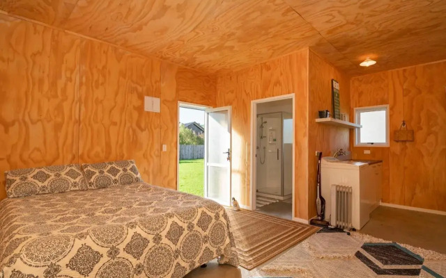 Sundaze Escape - Cooks Beach Holiday Home