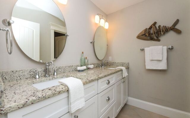 Sea Breeze by AMI Locals