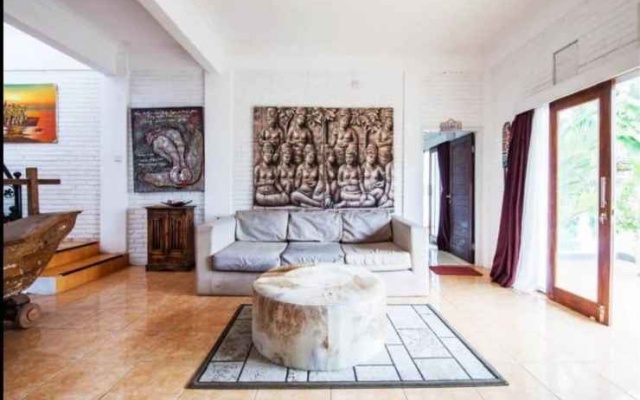Rumah Bagus Saba – Lobby – Blahbatuh