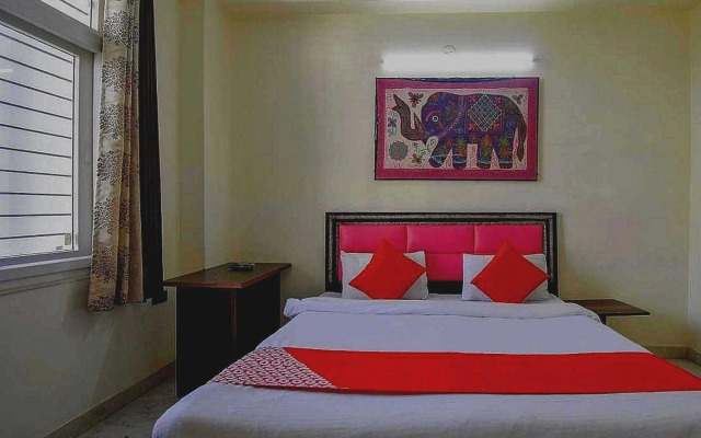 Collection O 62201 Hotel Glory Stay