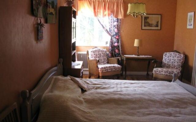 STF Villa Lowar B&B