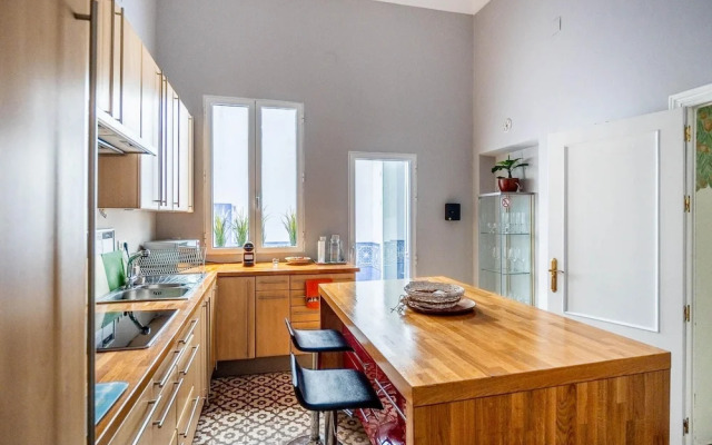 Cheerful 6 Bedroom House in Seville With Terraces